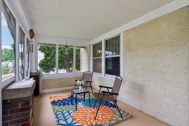2610 2nd Avenue SE, Cedar Rapids, IA 52403