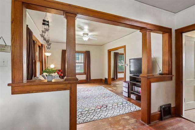 2610 2nd Avenue SE, Cedar Rapids, IA 52403