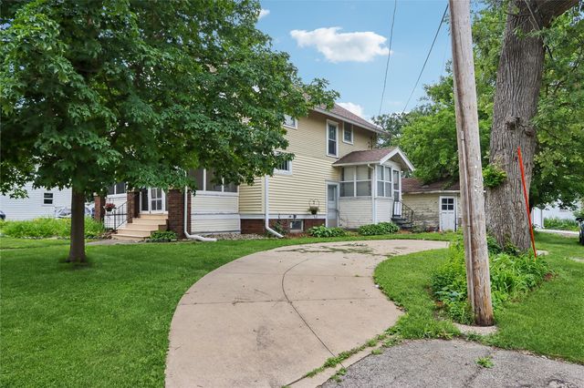 2610 2nd Avenue SE, Cedar Rapids, IA 52403