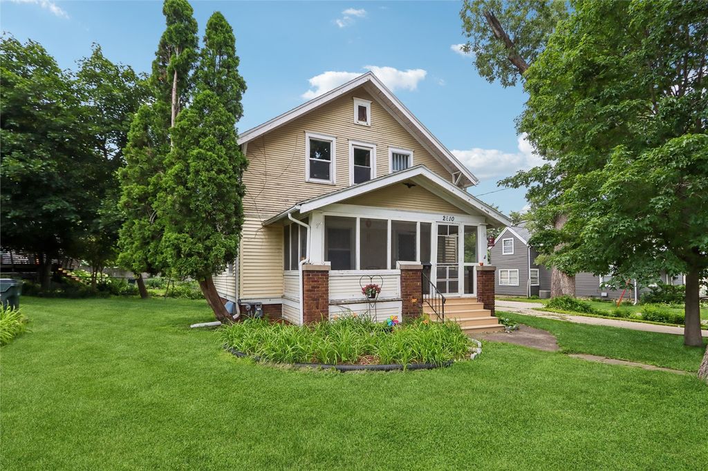 2610 2nd Avenue SE, Cedar Rapids, IA 52403