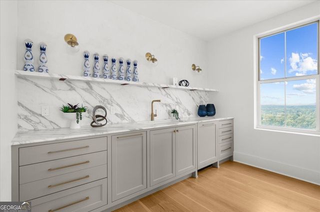 2881 Peachtree Road NE APT 2201, Atlanta, GA 30305