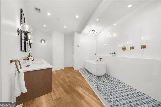 2881 Peachtree Road NE APT 2201, Atlanta, GA 30305