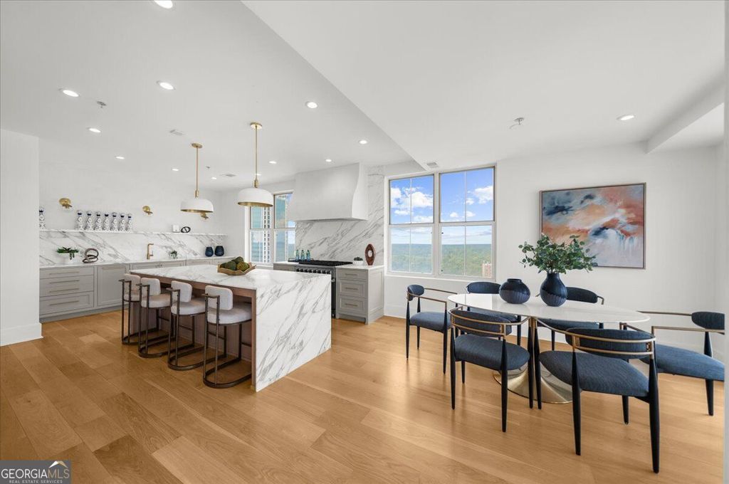 2881 Peachtree Road NE APT 2201, Atlanta, GA 30305 — photo 2