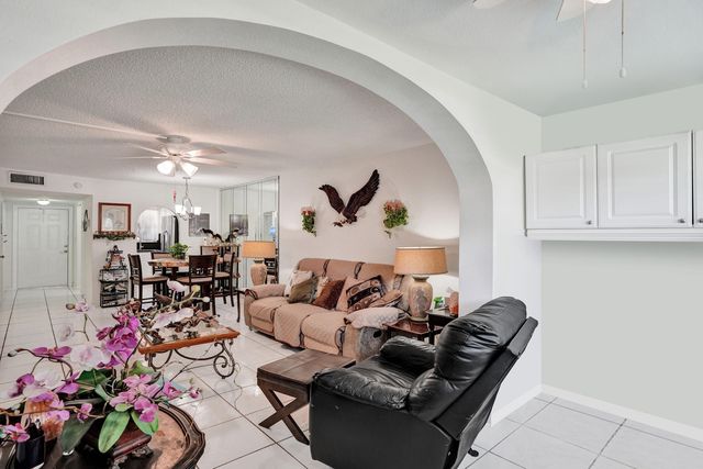 2651 Sunrise Lakes Drive E, Sunrise, FL 33322