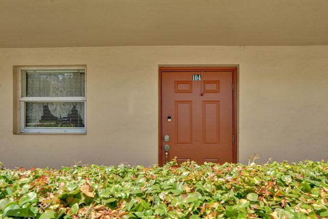 2651 Sunrise Lakes Drive E, Sunrise, FL 33322