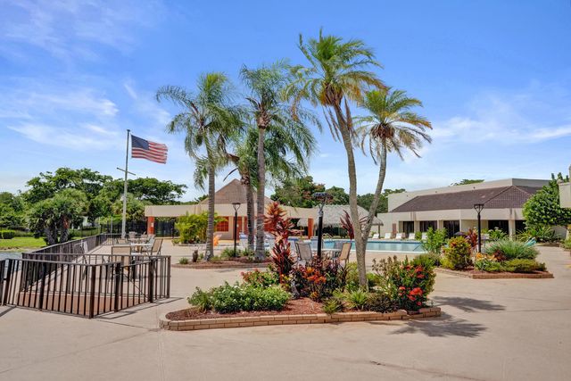 2651 Sunrise Lakes Drive E, Sunrise, FL 33322