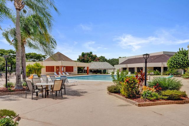 2651 Sunrise Lakes Drive E, Sunrise, FL 33322