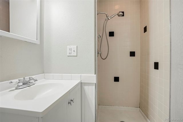 3255 S Pontiac Street, Denver, CO 80224