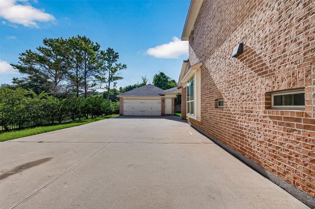 2027 Baker Estates Drive, Houston, TX 77094