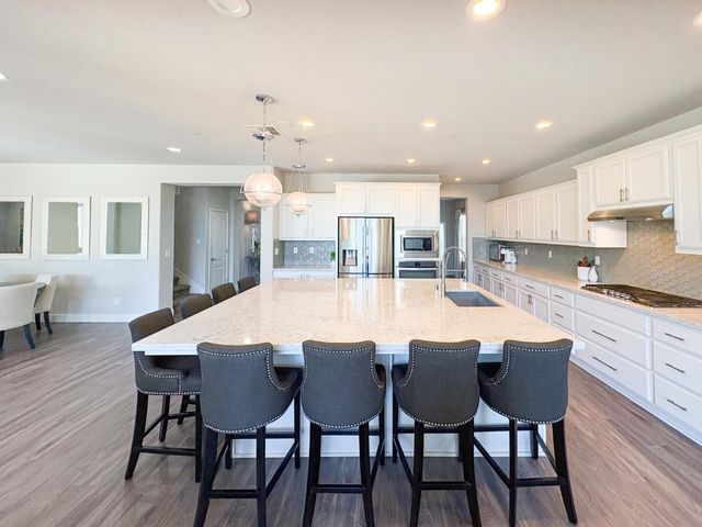 4477 Seabiscuit Dr, Roseville, CA 95747