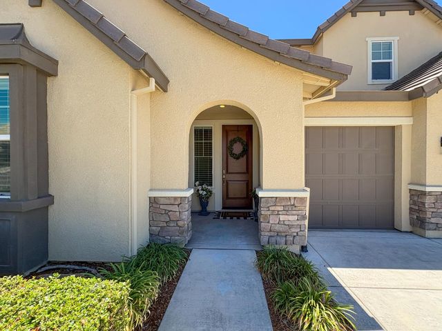 4477 Seabiscuit Dr, Roseville, CA 95747
