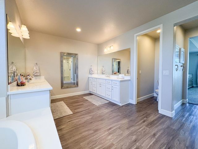 4477 Seabiscuit Dr, Roseville, CA 95747