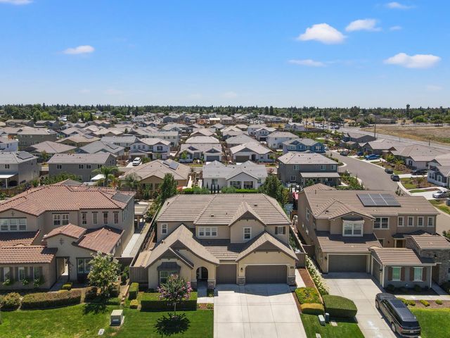 4477 Seabiscuit Dr, Roseville, CA 95747
