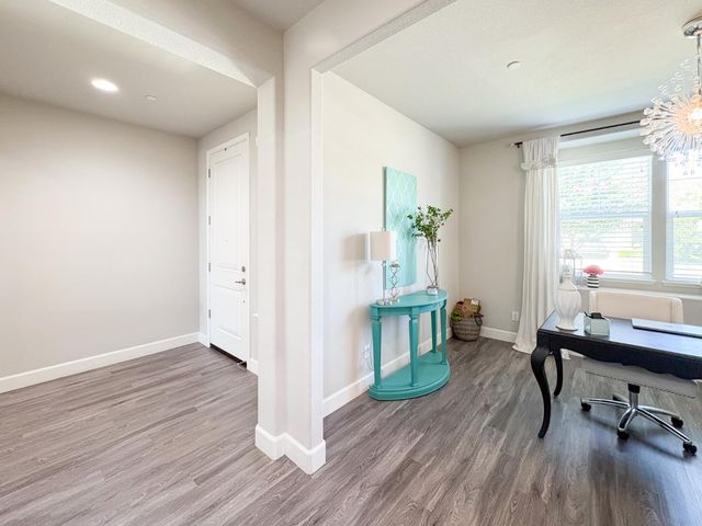 4477 Seabiscuit Dr, Roseville, CA 95747