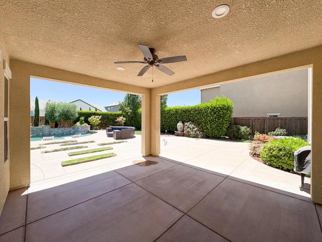 4477 Seabiscuit Dr, Roseville, CA 95747