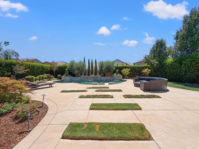 4477 Seabiscuit Dr, Roseville, CA 95747