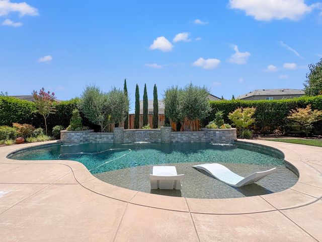 4477 Seabiscuit Dr, Roseville, CA 95747