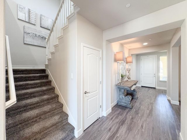 4477 Seabiscuit Dr, Roseville, CA 95747