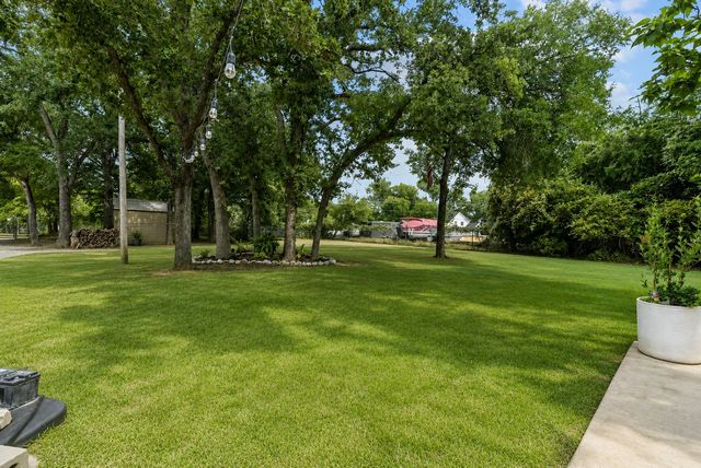1400 E Lake Drive, Weatherford, TX 76087