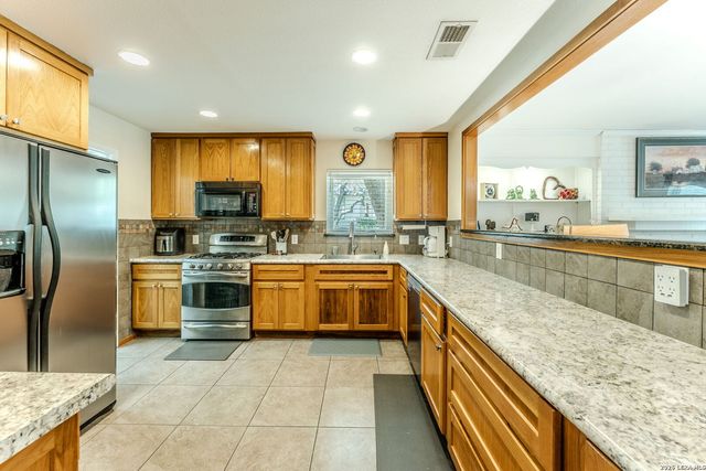 1618 NEW BOND ST, San Antonio, TX 78231