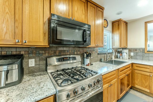 1618 NEW BOND ST, San Antonio, TX 78231