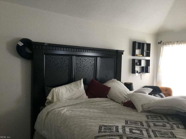 2023 Sparrow RD, Chesapeake, VA 23320