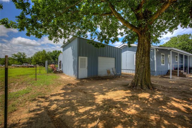 1867 County Road 4131, Cumby, TX 75433