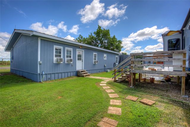 1867 County Road 4131, Cumby, TX 75433