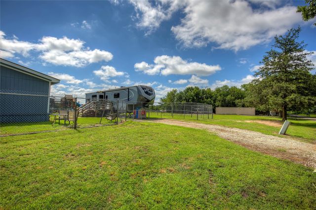 1867 County Road 4131, Cumby, TX 75433