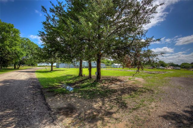 1867 County Road 4131, Cumby, TX 75433