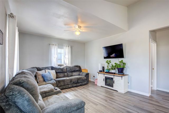 1867 County Road 4131, Cumby, TX 75433