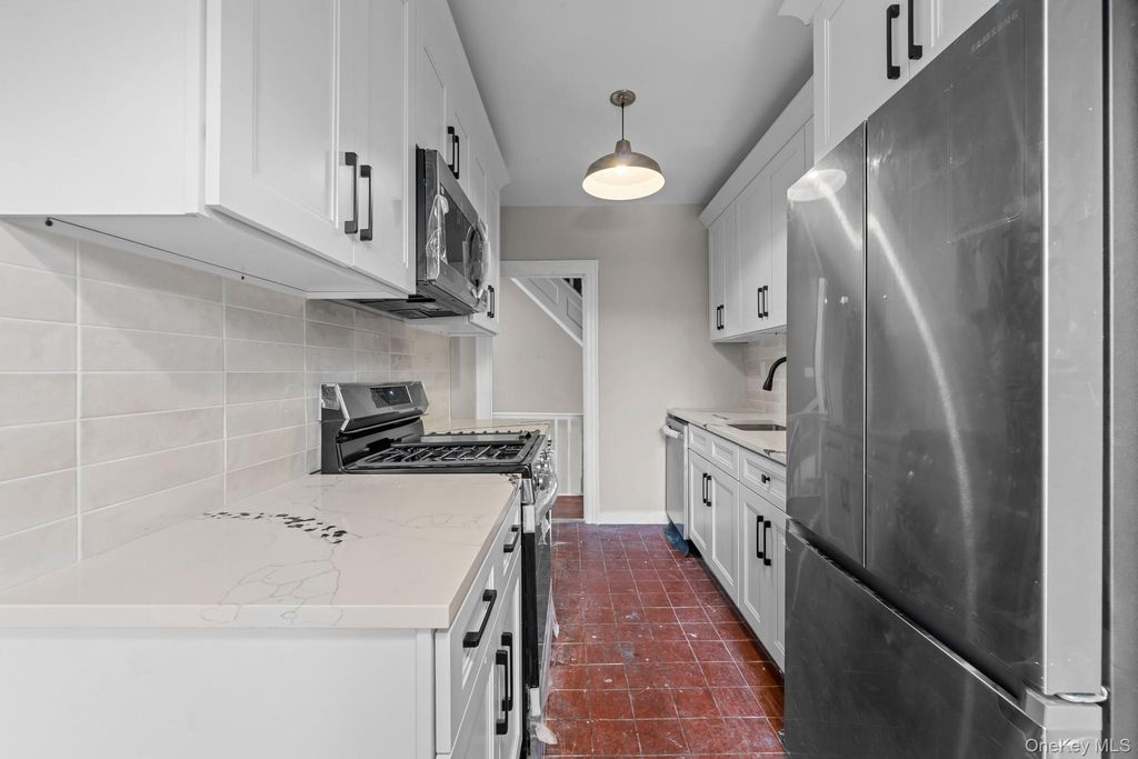 13314 Francis Lewis Boulevard, Laurelton, NY 11413 — photo 4