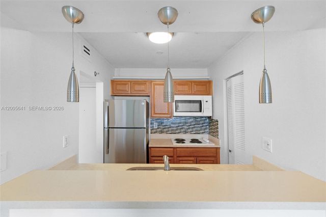 850 N Miami Ave W-607, Miami, FL 33136