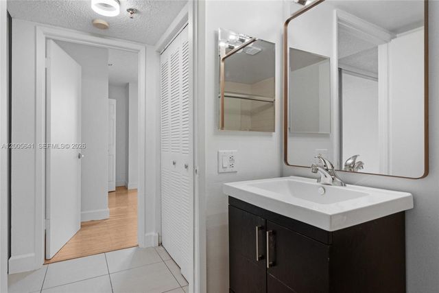 850 N Miami Ave W-607, Miami, FL 33136