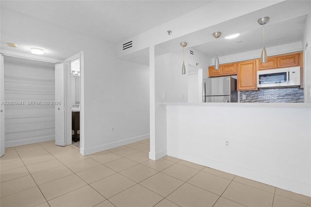 850 N Miami Ave W-607, Miami, FL 33136