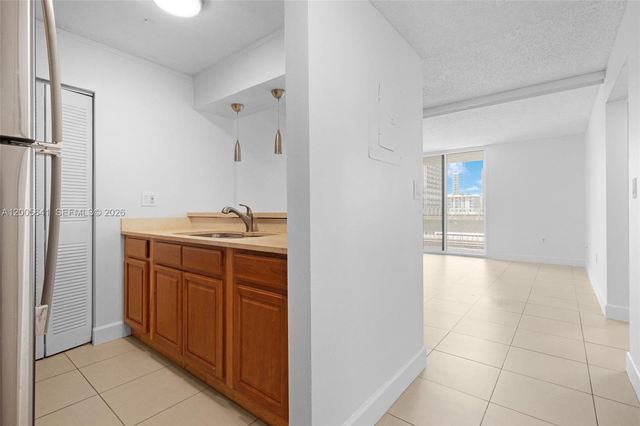 850 N Miami Ave W-607, Miami, FL 33136