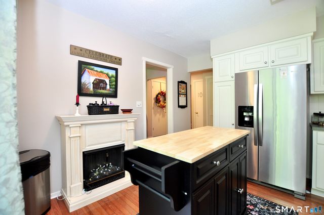 16 Applewood Lane 16, Avon, CT 06001