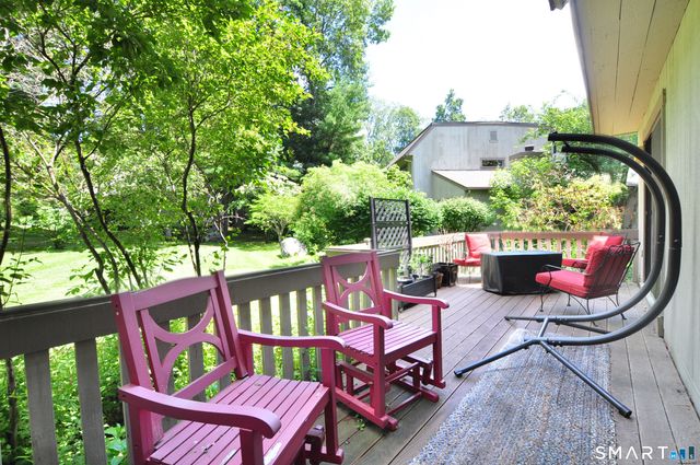 16 Applewood Lane 16, Avon, CT 06001
