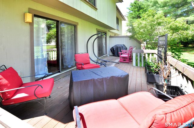 16 Applewood Lane 16, Avon, CT 06001