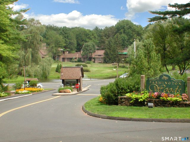 16 Applewood Lane 16, Avon, CT 06001