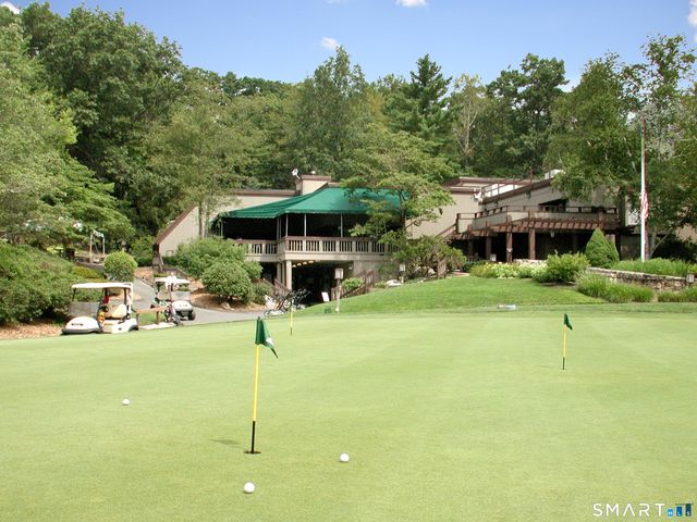 16 Applewood Lane 16, Avon, CT 06001