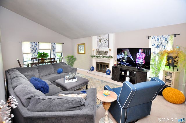 16 Applewood Lane 16, Avon, CT 06001