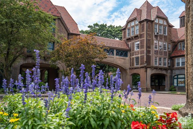 7320 Austin Street 5B, Forest Hills, NY 11375