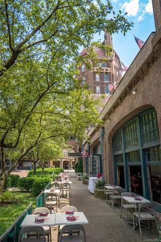 7320 Austin Street 5B, Forest Hills, NY 11375