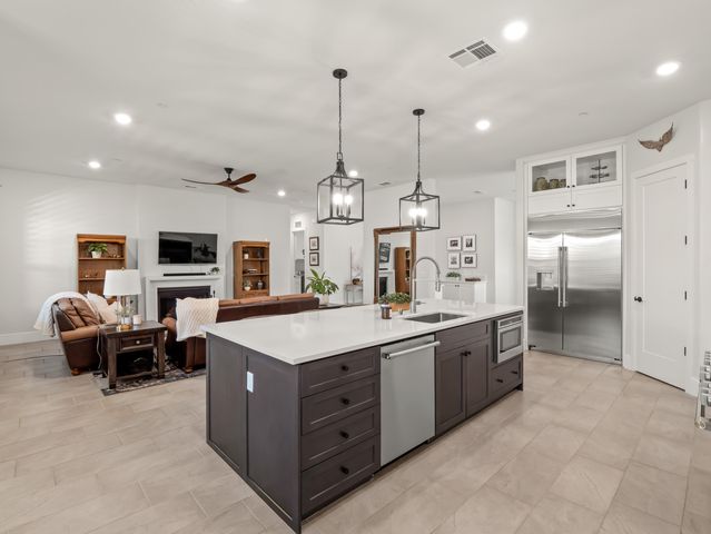 384 Sentinel Drive, Madera, CA 93636