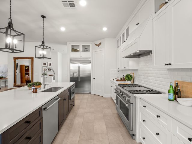 384 Sentinel Drive, Madera, CA 93636