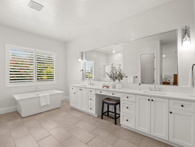 384 Sentinel Drive, Madera, CA 93636