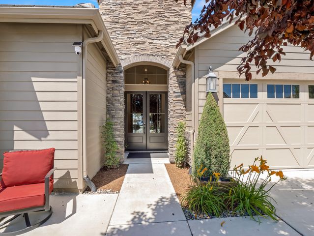 384 Sentinel Drive, Madera, CA 93636