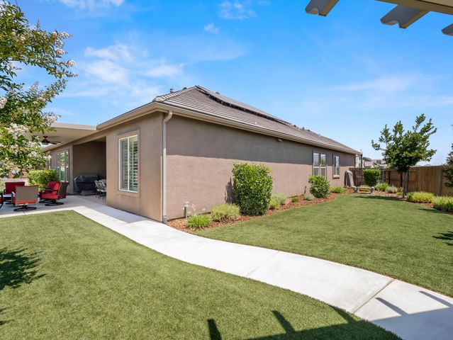 384 Sentinel Drive, Madera, CA 93636