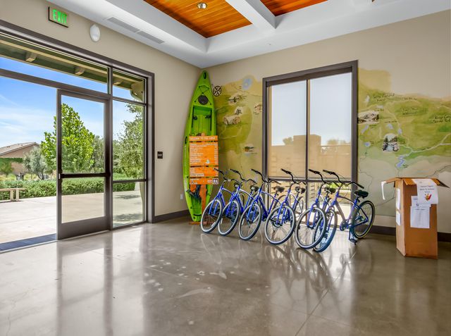 384 Sentinel Drive, Madera, CA 93636